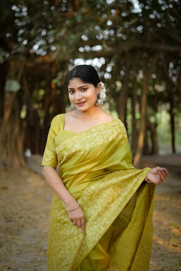 Elegant Green Raw Silk Saree